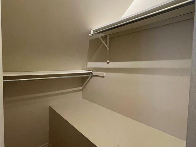 Primary bedroom : walk-in in the third level bedroom