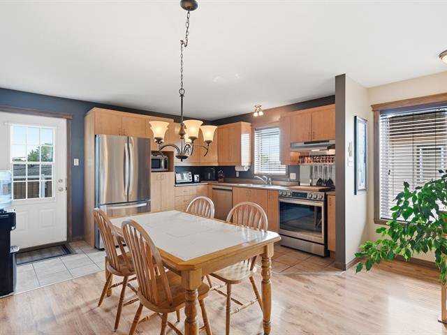 Kitchen/eating area