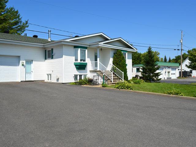 Bâtisse commerciale / Bureau Saint-Jean-sur-Richelieu / L'Acadie - 2096Z-2108Z, Route 219