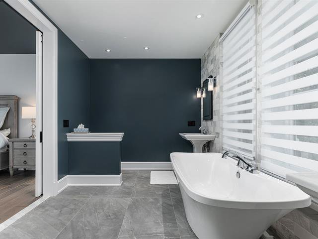 Ensuite bathroom
