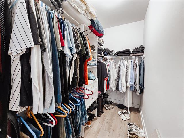 Walk-in closet