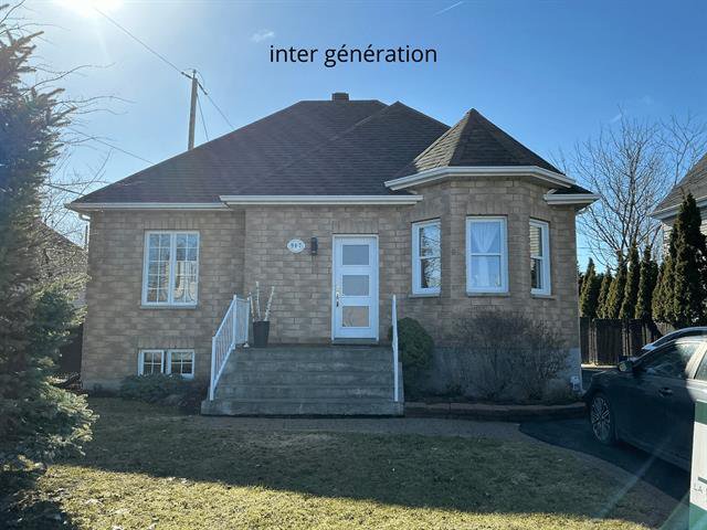907, Av. du Terroir, Lachenaie (Terrebonne) / Des Moulins