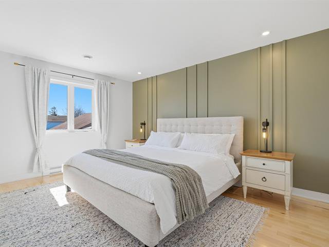 Chambre à coucher principale : Mur design! planchers en lattes de bois