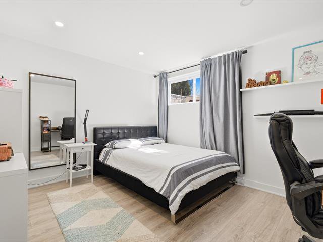 Chambre à coucher : Chambre sous-sol +Avec garde-robe