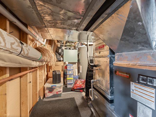 Rangement : Sous les escaliers