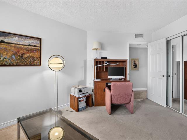 Chambre à coucher : ou bureau