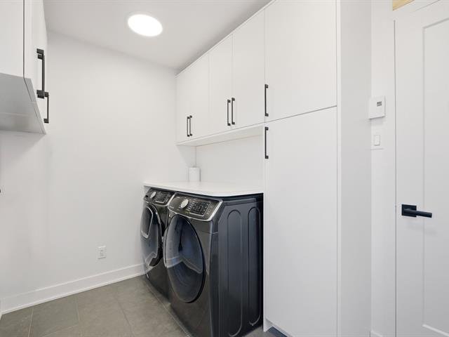 Salle de lavage : Au 2e étage! Super fonctionnelle! avec fenêtre!