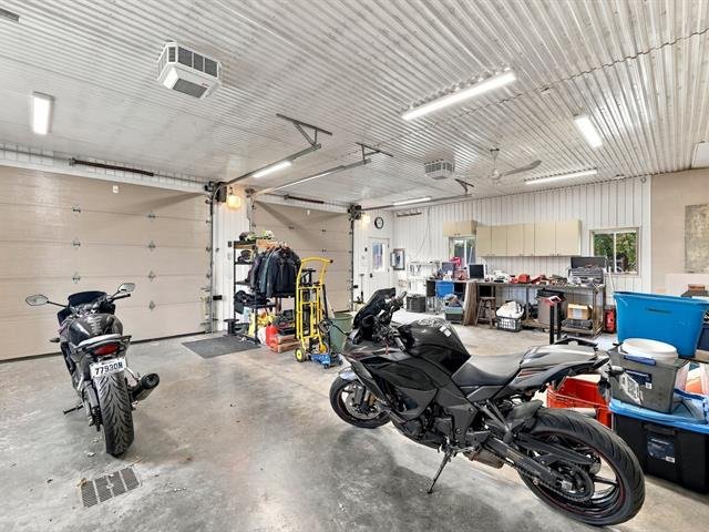 Intérieur garage double détaché