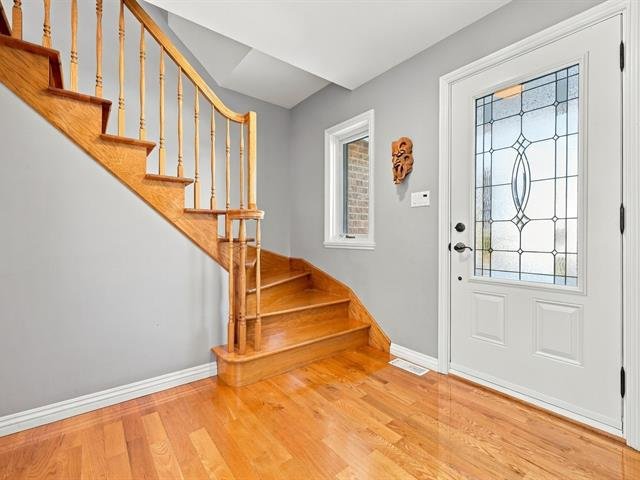 Escalier menant à l'étage des chambres