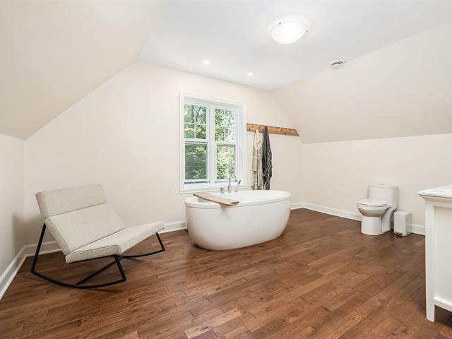 Ensuite bathroom : Freestanding Tub