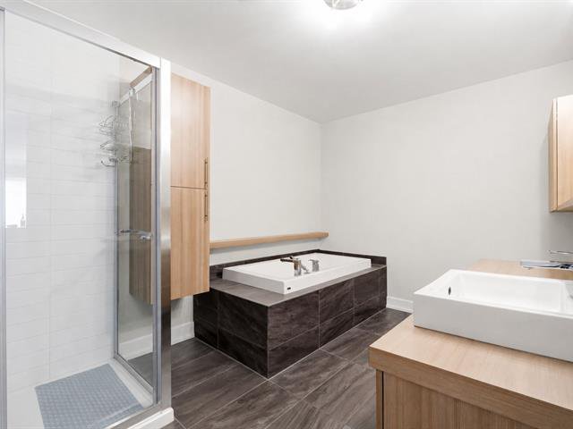 Salle de bains : Douche céramiques!