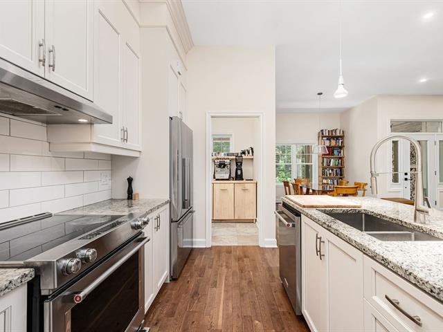 Kitchen : Spacious Kitchen