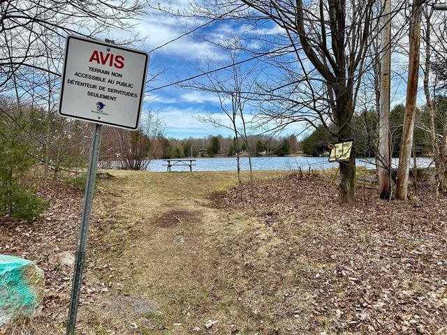 Accès au plan d'eau
