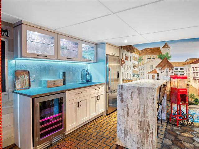 Sous-sol : Coin bar/cuisinette
