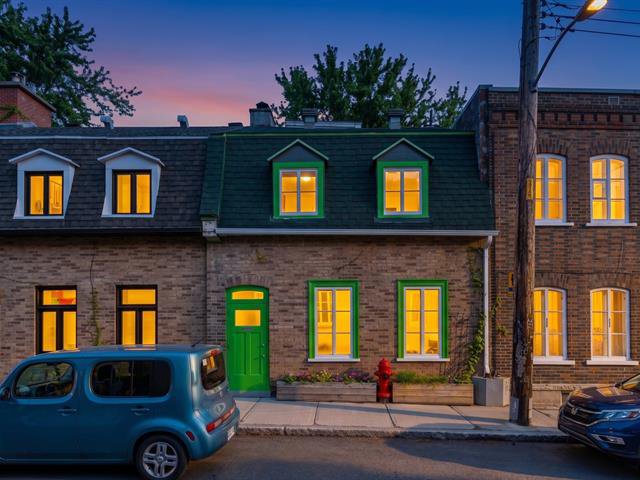 Maison à étages La Cité-Limoilou (Québec) / Saint-Jean-Baptiste - 250, Rue D'Aiguillon Maison à étages La Cité-Limoilou (Québec) / Saint-Jean-Baptiste - 250, Rue D'Aiguillon