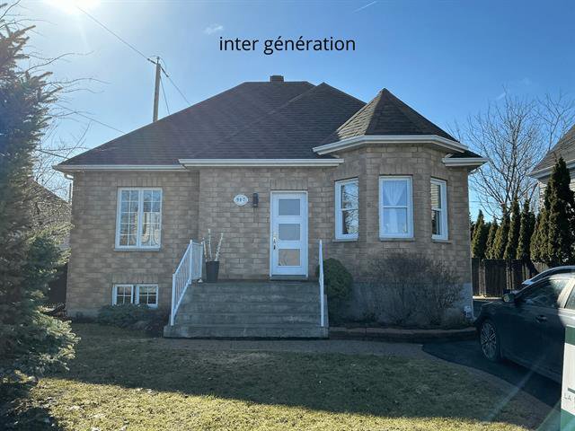 907, Av. du Terroir, Lachenaie (Terrebonne) / Des Moulins