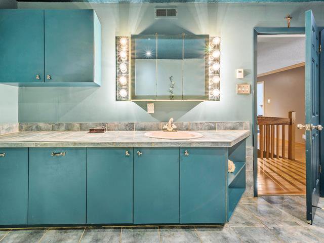 Ensuite bathroom