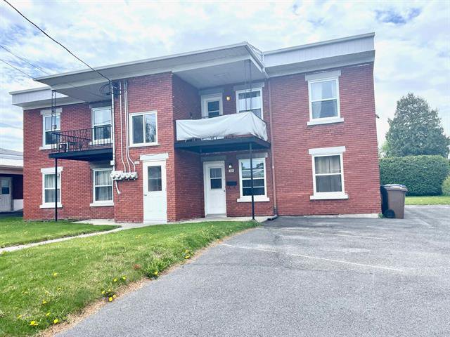 Quadruplex Saint-Jean-sur-Richelieu / Iberville - 335-339, Av. Leclerc