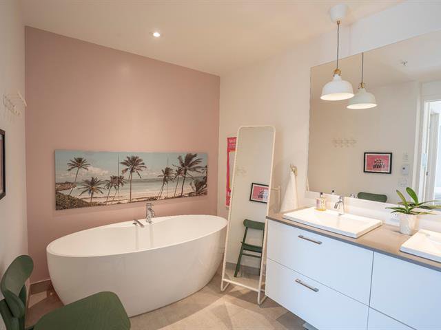 Ensuite bathroom