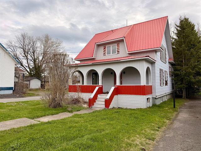 Maison à étages Sayabec - 85, Rue de l'Église