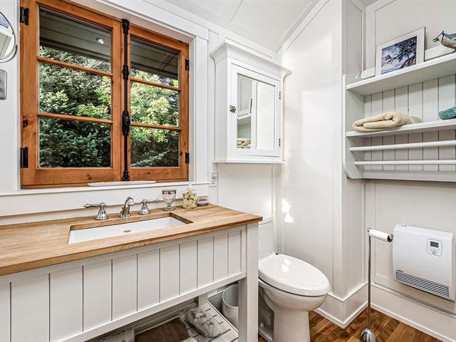 Salle de bains attenante à la CCP