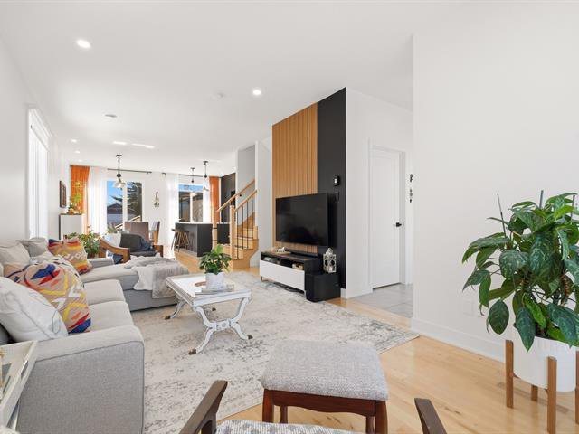 Salon : Salle d'eau à l'entrée, avec mur design