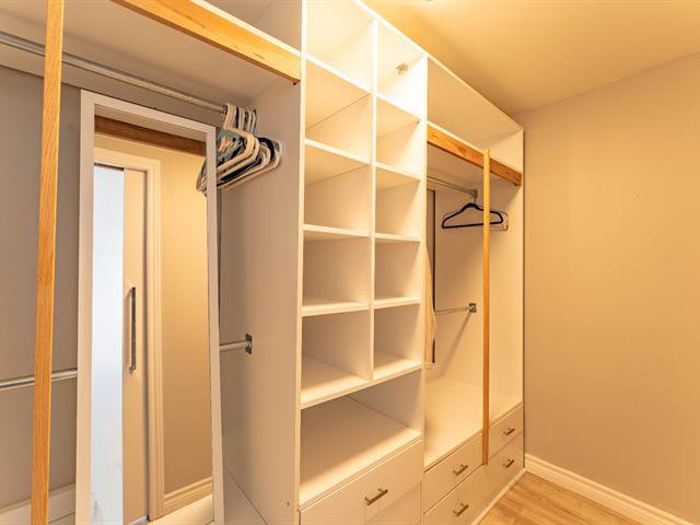Walk-in closet
