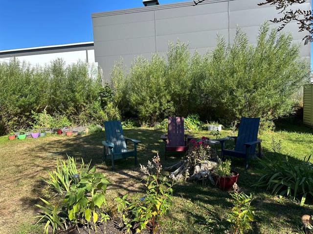 Terre/Terrain : Facade arrière centre sportif