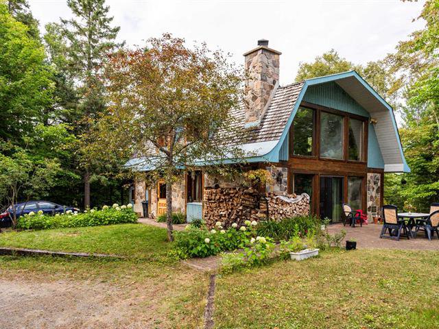 Gate house/guest house