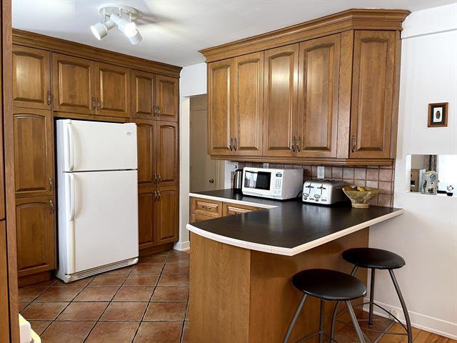 Kitchen : Lunch counter