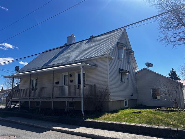Maison à étages Saint-Hugues - 425, Rue St-Jacques