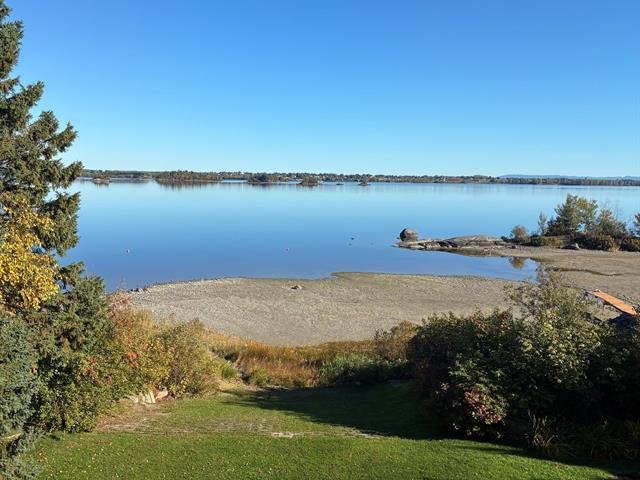 Vue sur l'eau