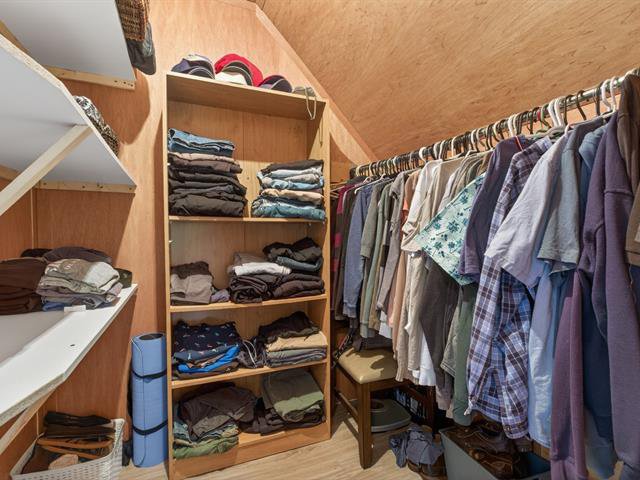 Walk-in closet