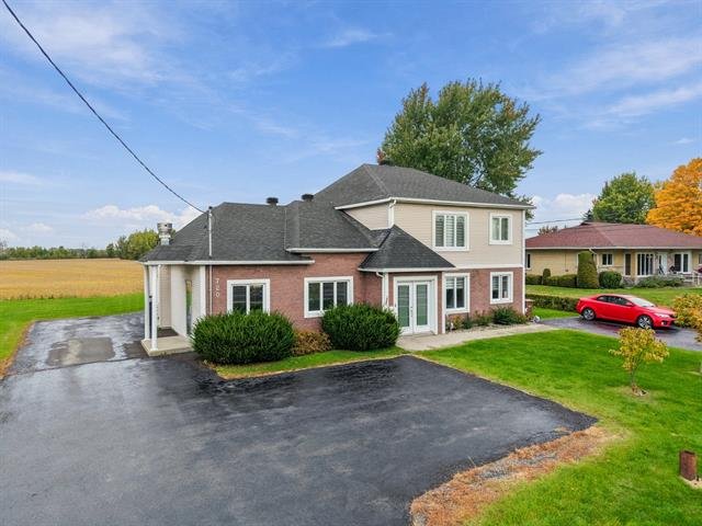 720, Boul. St-Jean-Baptiste E., Sainte-Martine