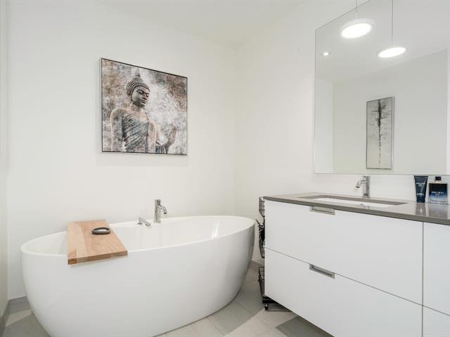 Ensuite bathroom