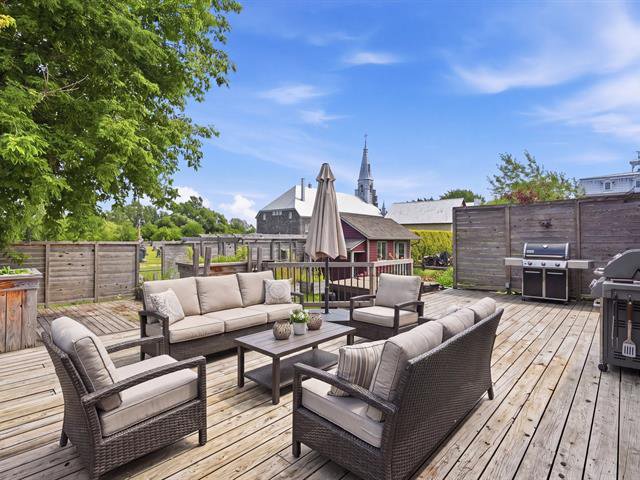 Grand patio