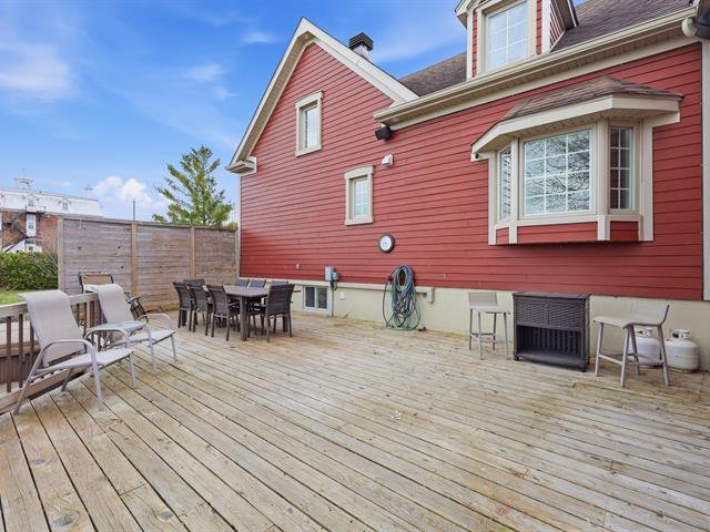 Grand patio