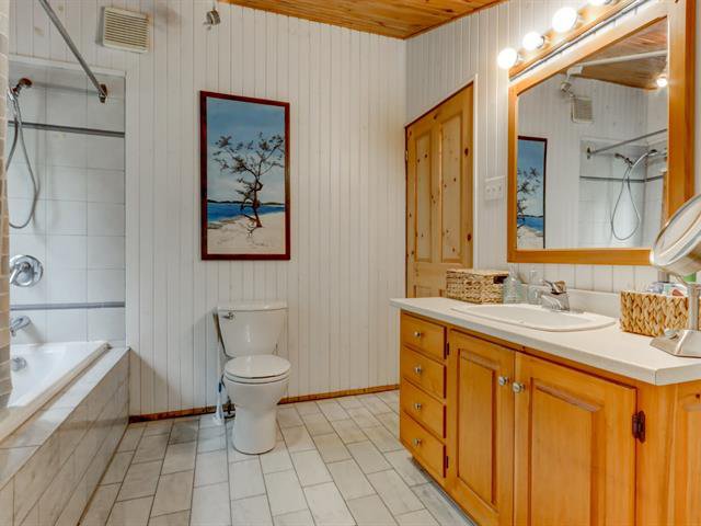 Ensuite bathroom