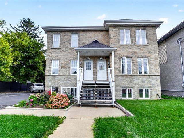 Triplex Brossard / Street names (A) - 5632-5636, Av. Auteuil