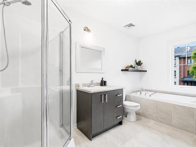 Salle de bains : 2e étage céramiques