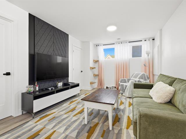 Salle familiale : Avec mur design