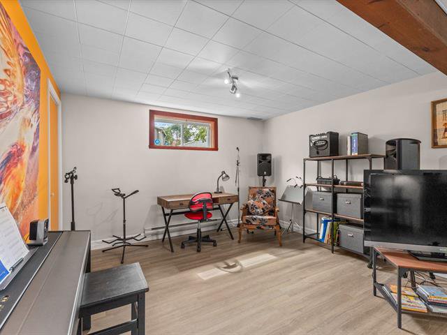Bureau : Possibilité chambre supplémentaire.
