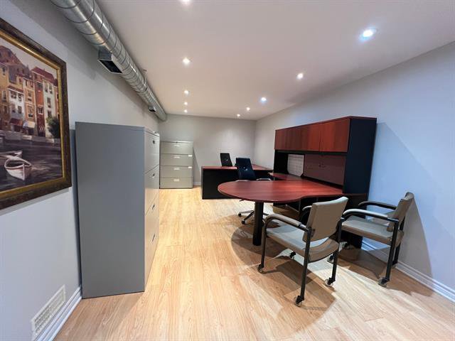 Office : Unit 120 - Private area