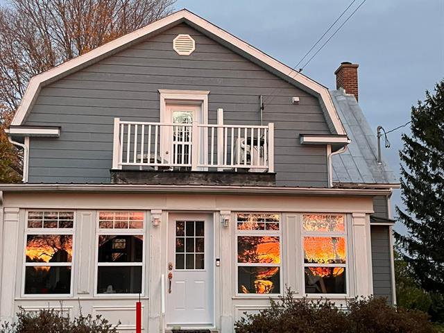 Back facade : Sunset