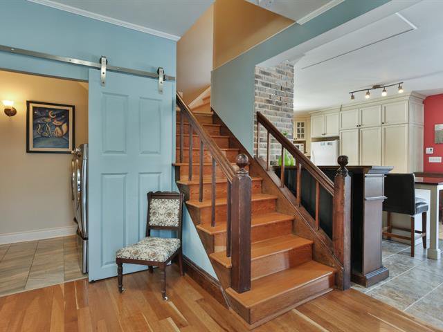 Staircase : North side entrance hall & washroom - laundry room