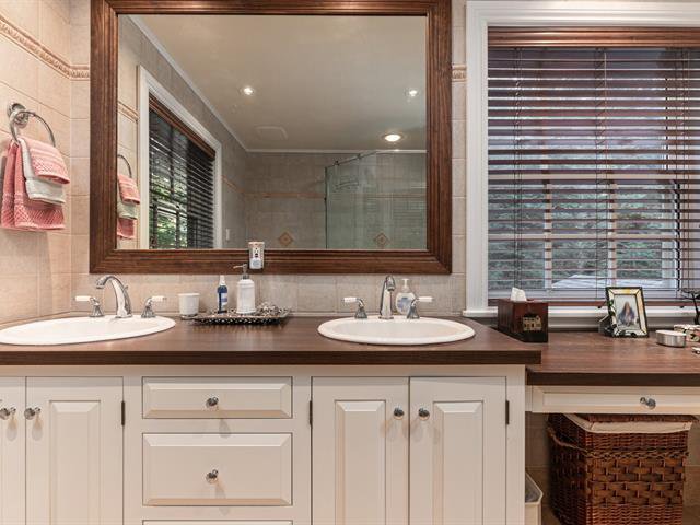 Ensuite bathroom