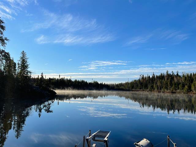 Vue sur l'eau
