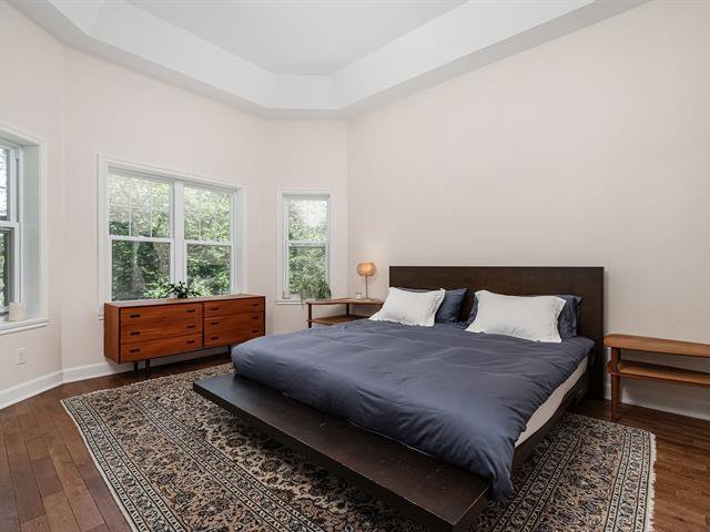 Bedroom : Possibility to be the primary bedroom