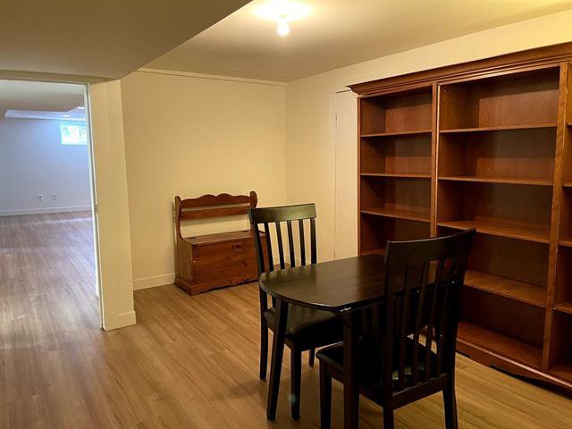 Storage : Cold room and workshop are attached to it.