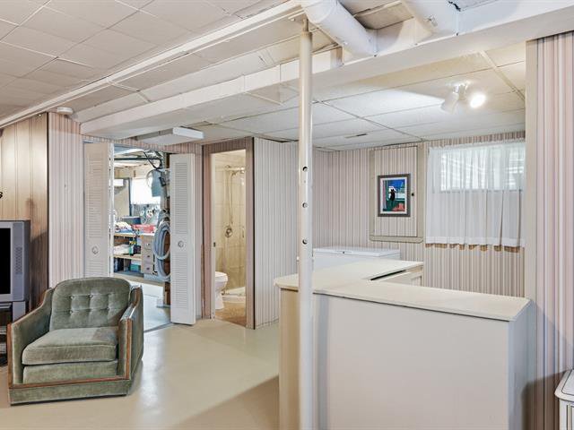 Vue d'ensemble : Salle de bains et accès salle mécanique